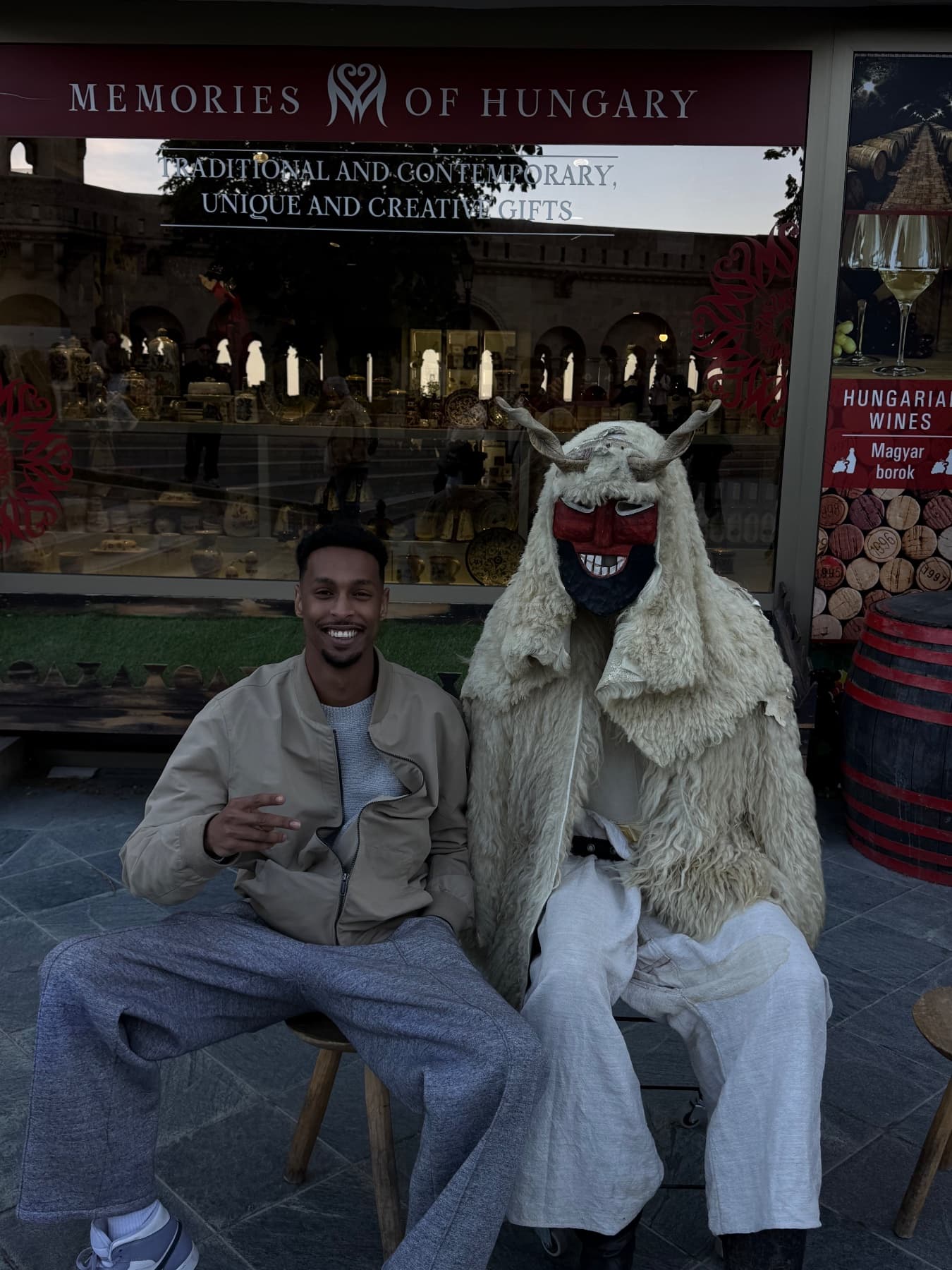 Tilal, BFF à Paris